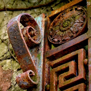 Eléments décoratifs d'une grille en fer forgé - France  - collection de photos clin d'oeil, catégorie clindoeil